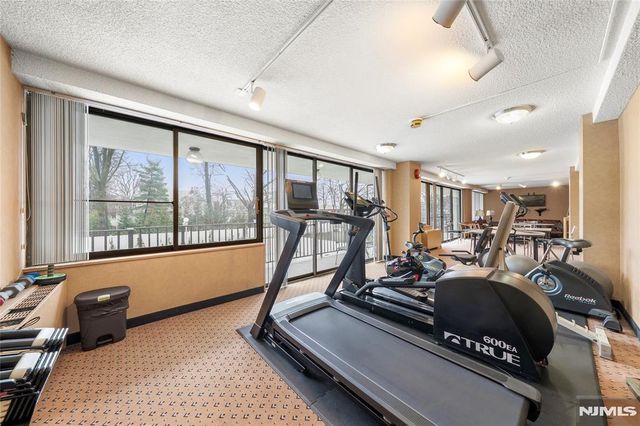 277 Prospect Avenue 14B, Hackensack, NJ 07601