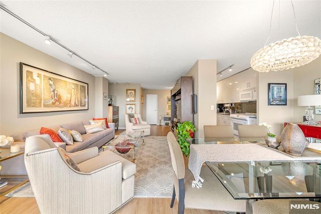 277 Prospect Avenue 14B, Hackensack, NJ 07601