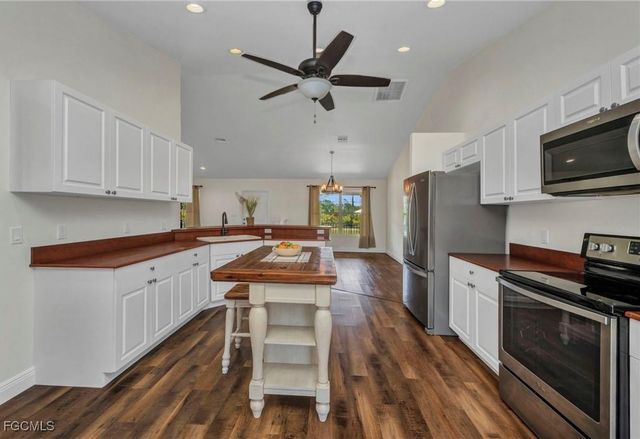 6405 Alan BLVD, Punta Gorda, FL 33982