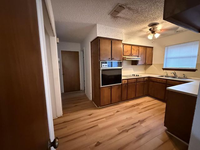 6428 Amber Dr, Odessa, TX 79762