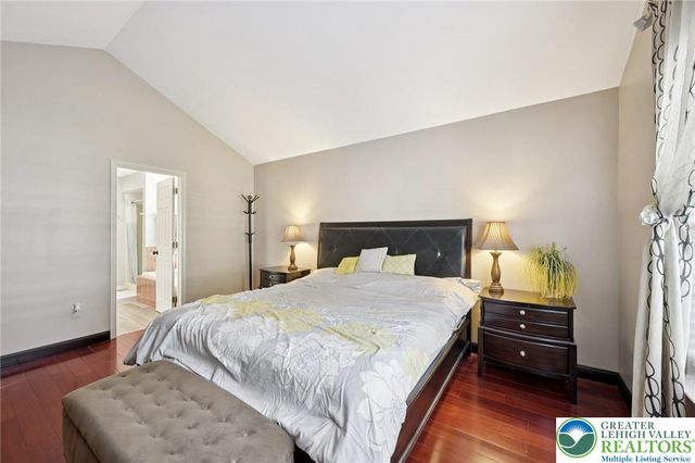 6059 Timberknoll Dr, Lower Macungie Twp, PA 18062