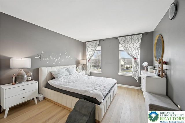 6059 Timberknoll Dr, Lower Macungie Twp, PA 18062