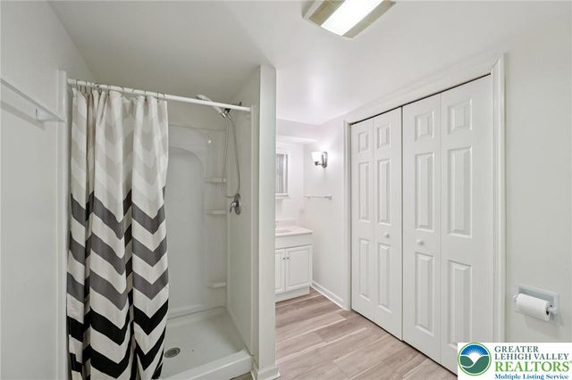 6059 Timberknoll Dr, Lower Macungie Twp, PA 18062