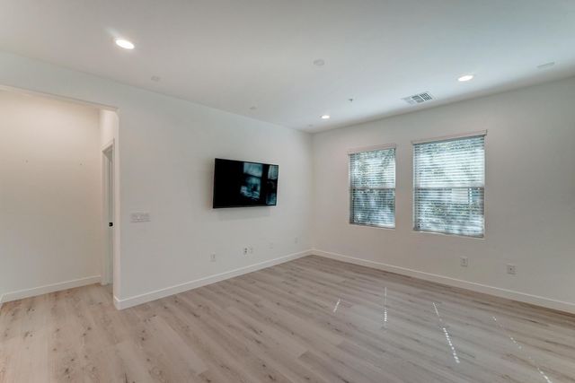 5550 N 16th Street Apt 152, Phoenix, AZ 85016