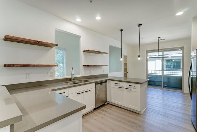 5550 N 16th Street Apt 152, Phoenix, AZ 85016