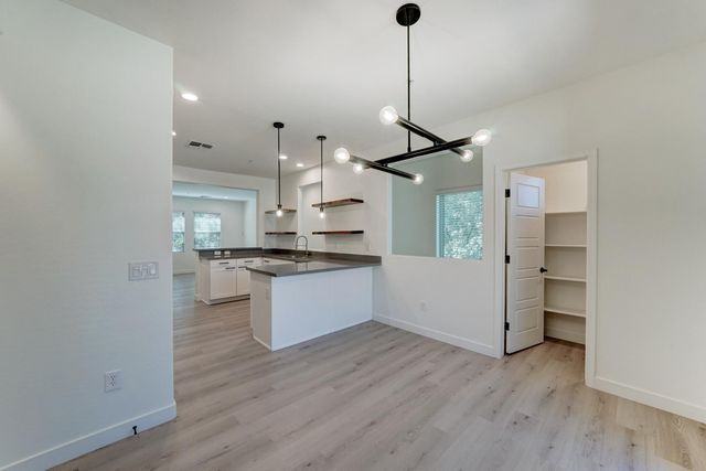 5550 N 16th Street Apt 152, Phoenix, AZ 85016