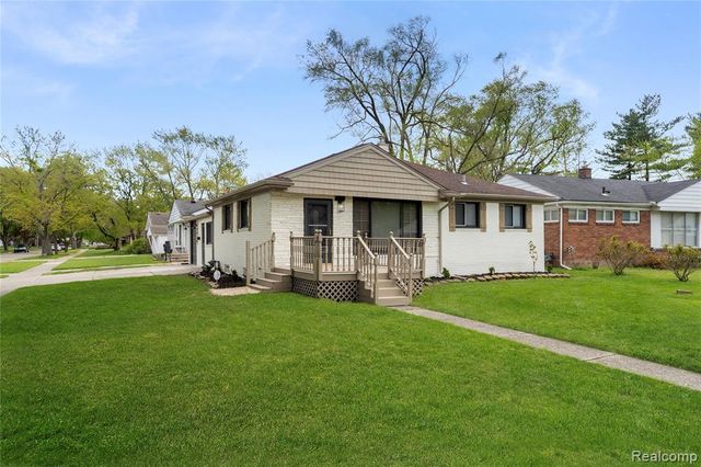 19420 Woodmont Street, Harper Woods, MI 48225