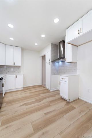 19420 Woodmont Street, Harper Woods, MI 48225