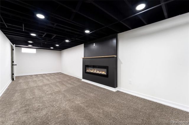 19420 Woodmont Street, Harper Woods, MI 48225