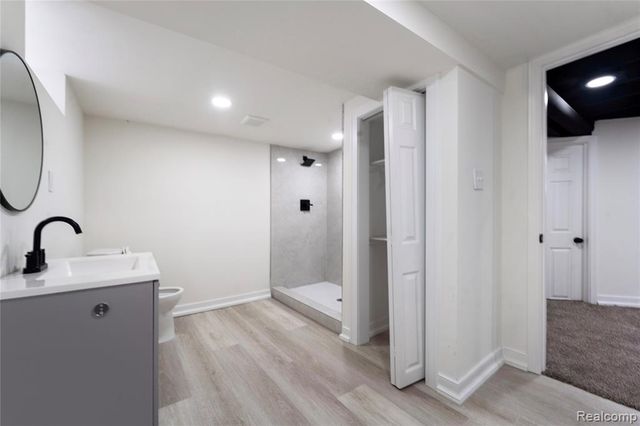 19420 Woodmont Street, Harper Woods, MI 48225