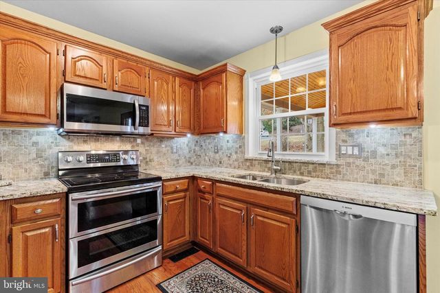 2308 CYPRESS DR, Harrisburg, PA 17110