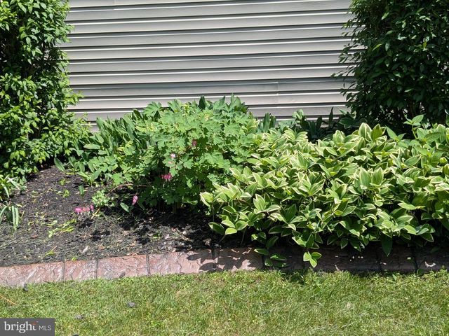 2308 CYPRESS DR, Harrisburg, PA 17110