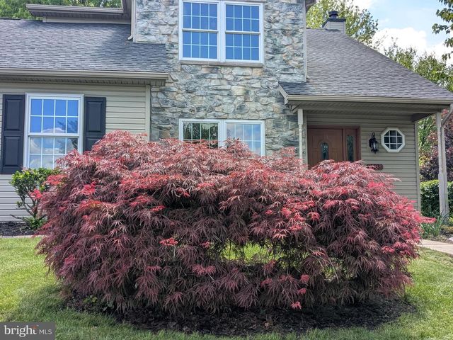 2308 CYPRESS DR, Harrisburg, PA 17110