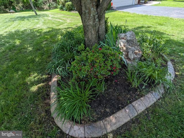 2308 CYPRESS DR, Harrisburg, PA 17110