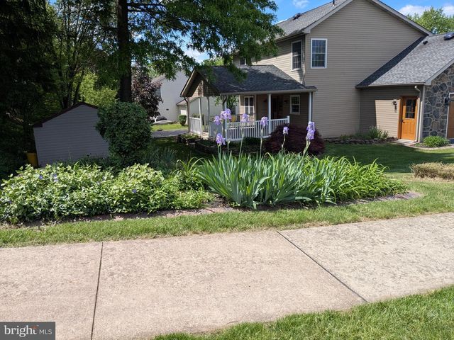 2308 CYPRESS DR, Harrisburg, PA 17110