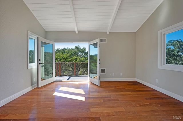 4727 Woodview Dr, Santa Rosa, CA 95405