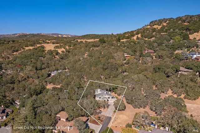 4727 Woodview Dr, Santa Rosa, CA 95405