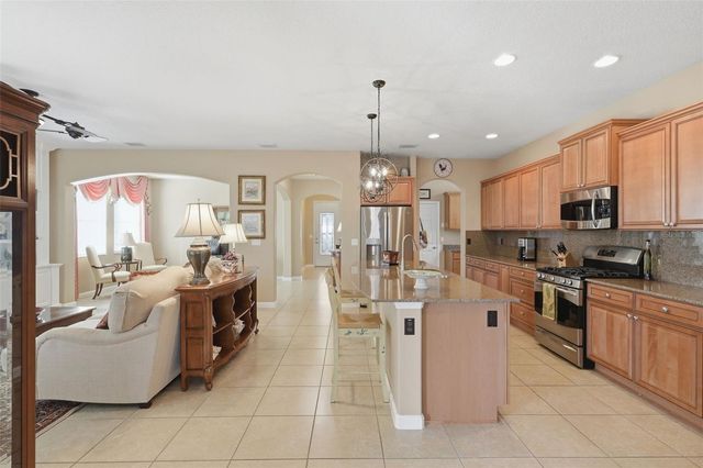 207 HEYWOOD TERRACE, Deland, FL 32724