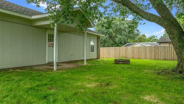 10 N Crest Street, West Fork, AR 72774