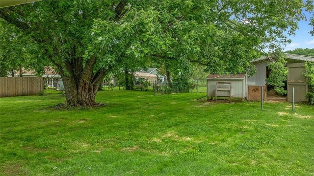 10 N Crest Street, West Fork, AR 72774