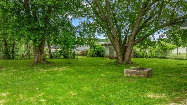 10 N Crest Street, West Fork, AR 72774