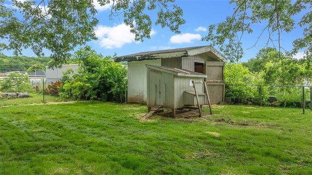 10 N Crest Street, West Fork, AR 72774