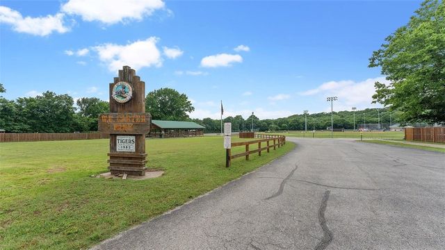 10 N Crest Street, West Fork, AR 72774