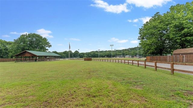 10 N Crest Street, West Fork, AR 72774