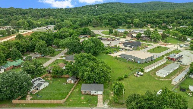 10 N Crest Street, West Fork, AR 72774
