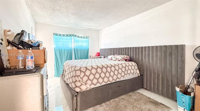 1060 Crystal Lake Dr 401, Deerfield Beach, FL 33064