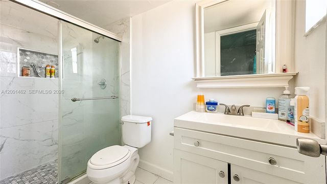 1060 Crystal Lake Dr 401, Deerfield Beach, FL 33064