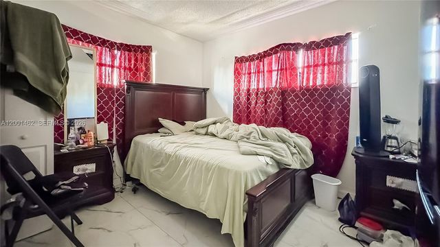 1060 Crystal Lake Dr 401, Deerfield Beach, FL 33064