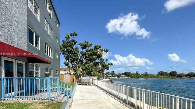 1060 Crystal Lake Dr 401, Deerfield Beach, FL 33064