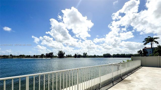 1060 Crystal Lake Dr 401, Deerfield Beach, FL 33064