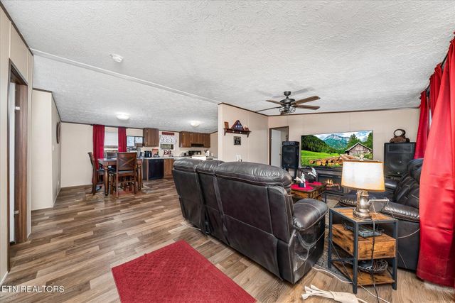 124 Foxwood Drive, Crossville, TN 38571