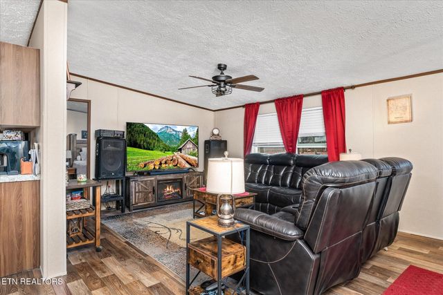 124 Foxwood Drive, Crossville, TN 38571