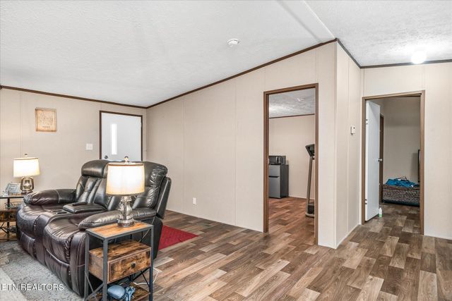 124 Foxwood Drive, Crossville, TN 38571