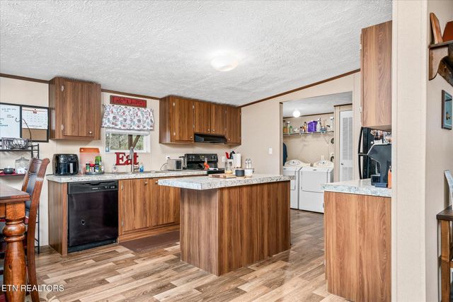 124 Foxwood Drive, Crossville, TN 38571