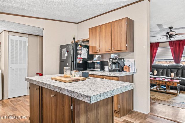 124 Foxwood Drive, Crossville, TN 38571