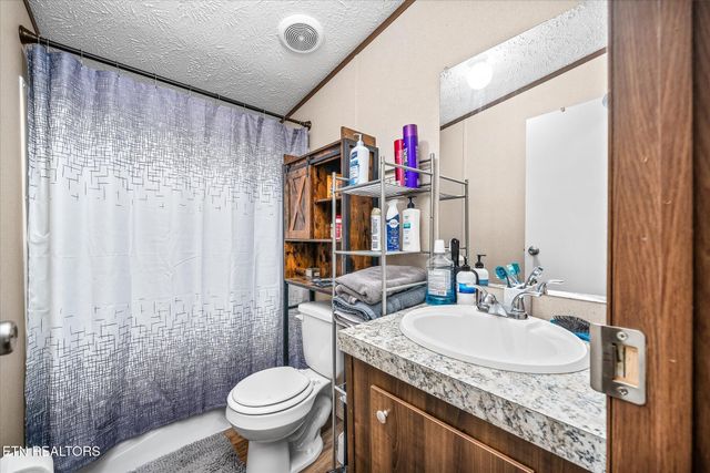 124 Foxwood Drive, Crossville, TN 38571