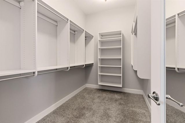 976 Glen Abbey Dr, Manteca, CA 95336