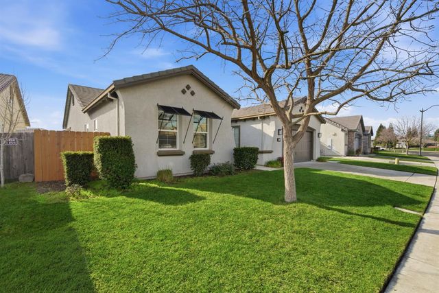 976 Glen Abbey Dr, Manteca, CA 95336