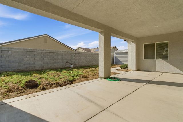 976 Glen Abbey Dr, Manteca, CA 95336