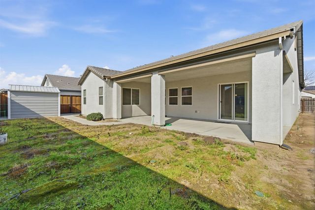 976 Glen Abbey Dr, Manteca, CA 95336