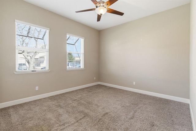 976 Glen Abbey Dr, Manteca, CA 95336