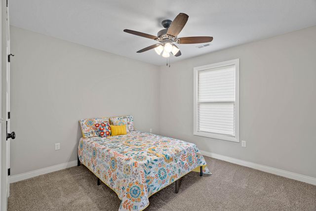 3401 YELLOWWOOD DR, Columbia, MO 65202