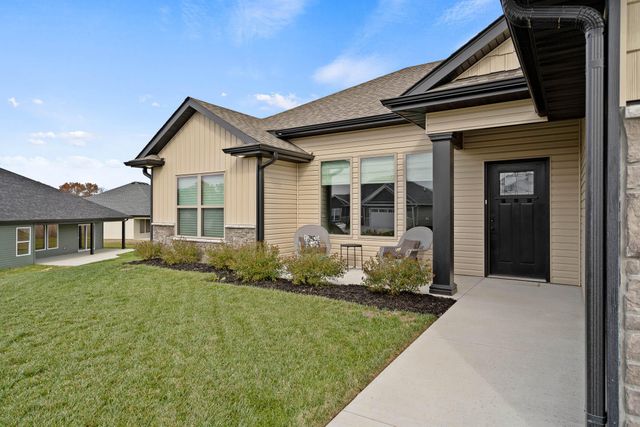 3401 YELLOWWOOD DR, Columbia, MO 65202