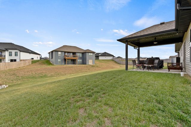 3401 YELLOWWOOD DR, Columbia, MO 65202