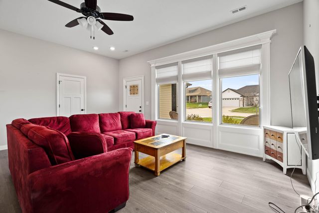 3401 YELLOWWOOD DR, Columbia, MO 65202