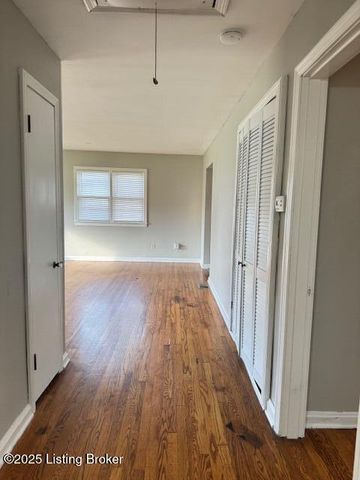 8501 Sally Dr, Louisville, KY 40258